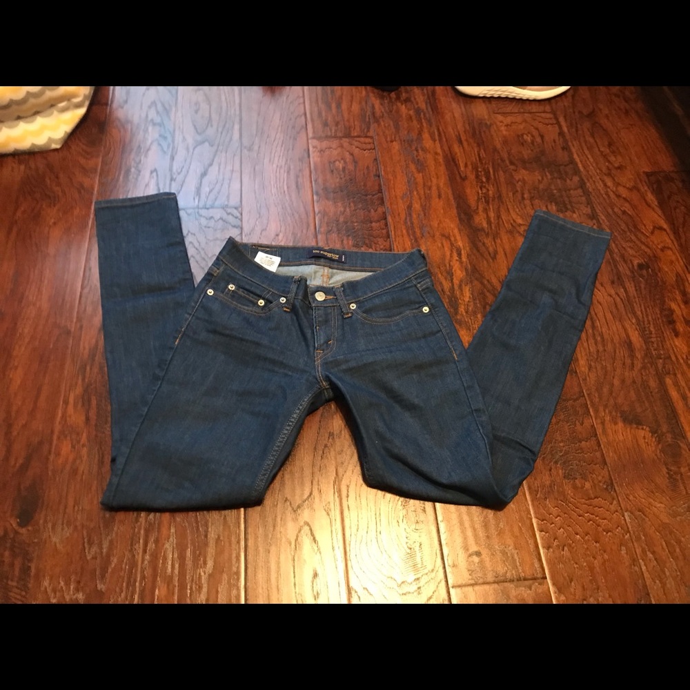 Levi’s Medium/Dark Jeans